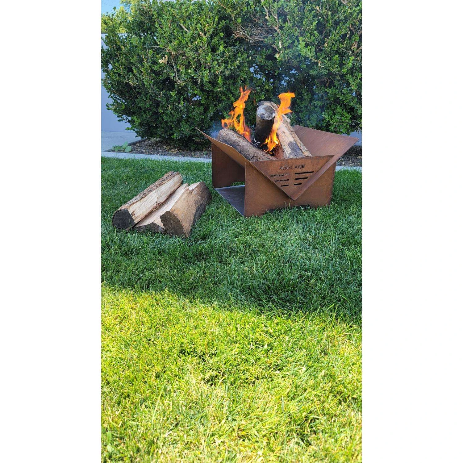 Mont Alpi 16 In. Charcoal/Wood Pellet Grill Rust 4 Mont Alpi 16 In. Charcoal/Wood Pellet Grill Rust - Image 4