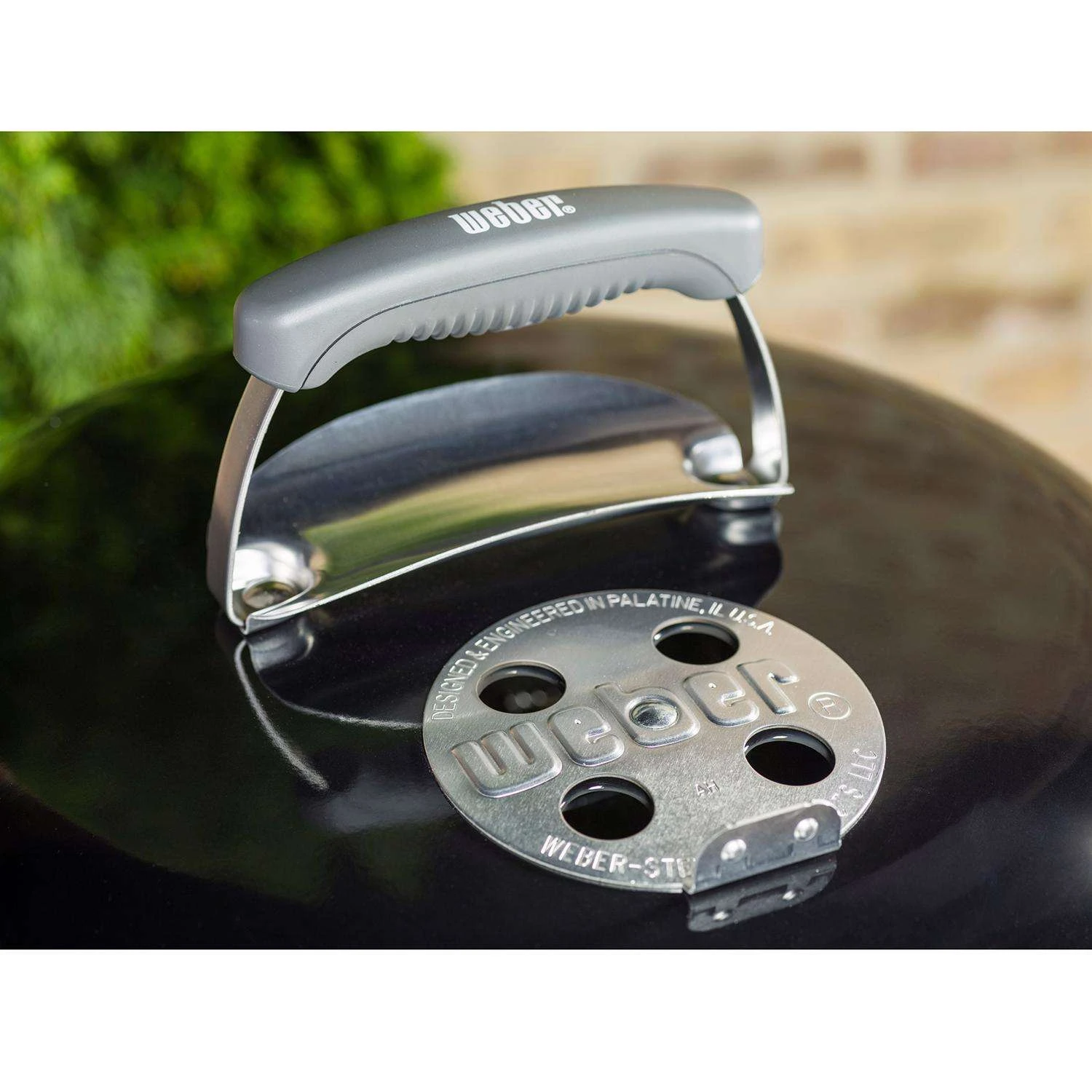 Weber 18 In. Original Kettle Charcoal Grill Black 4 Weber 18 In. Original Kettle Charcoal Grill Black - Image 4