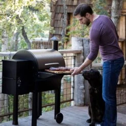 Traeger Lil'Tex Elite 22 Wood Pellet Grill Bronze -The Grill Spot 43e3636e 73e1 403e 9aa3 ec0aba4faf0e