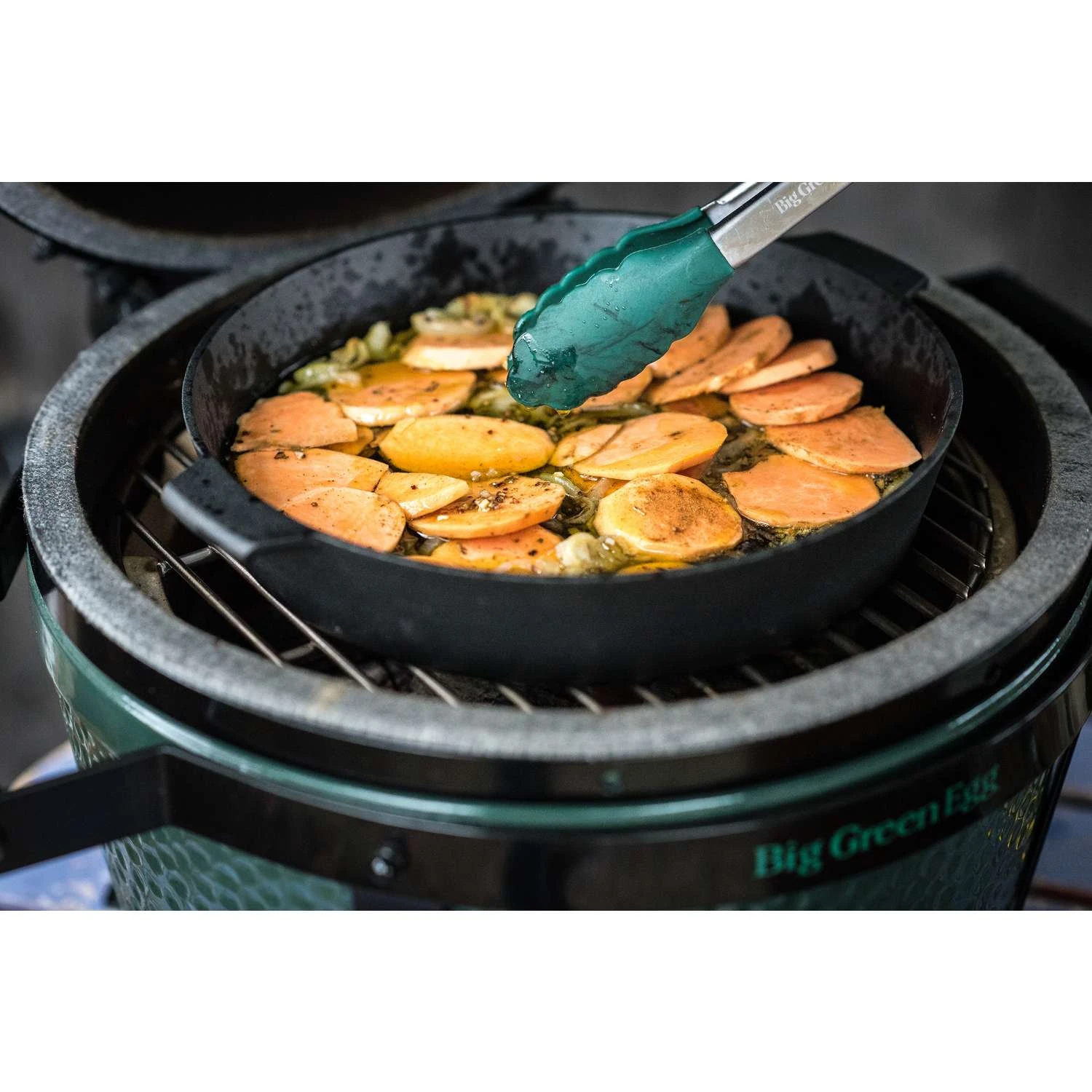 Big Green Egg Cast Iron Grilling Skillet 10.5 In. W 1 Pk 3 Big Green Egg Cast Iron Grilling Skillet 10.5 In. W 1 Pk - Image 3