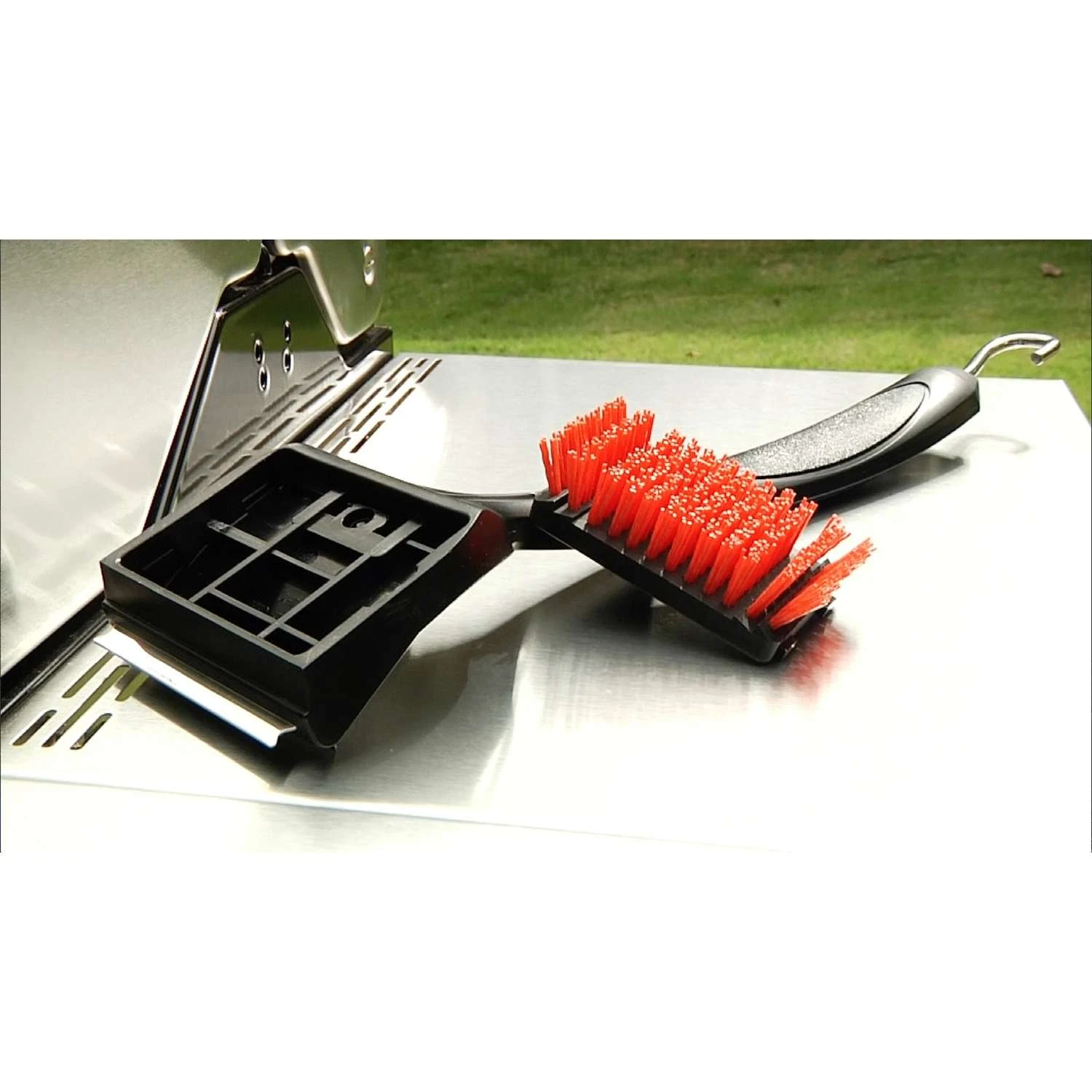Char-Broil Grill Brush Replacement Head 7.4 In. H X 2.94 In. L X 4.06 In. W 1 Pk 3 Char-Broil Grill Brush Replacement Head 7.4 In. H X 2.94 In. L X 4.06 In. W 1 Pk - Image 3