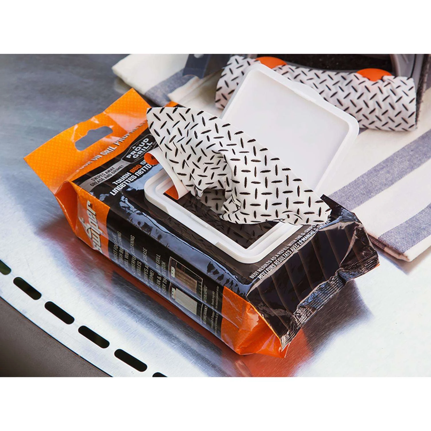 Proud Grill Q-Swiper Grill Cleaner 8 In. L X 6 In. W 40 Pc 4 Proud Grill Q-Swiper Grill Cleaner 8 In. L X 6 In. W 40 Pc - Image 4