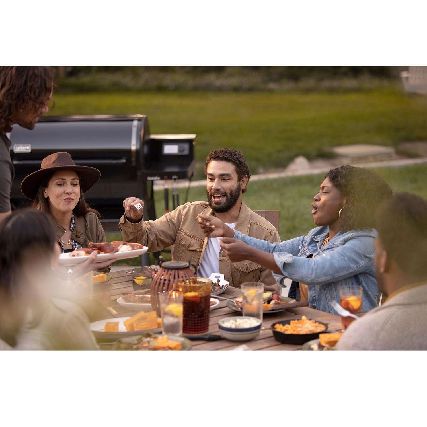 Weber Smokefire EPX6 Wood Pellet WiFi Grill Black 9 Weber Smokefire EPX6 Wood Pellet WiFi Grill Black - Image 9